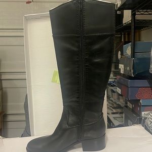 7.5 black Alfani boots, new.